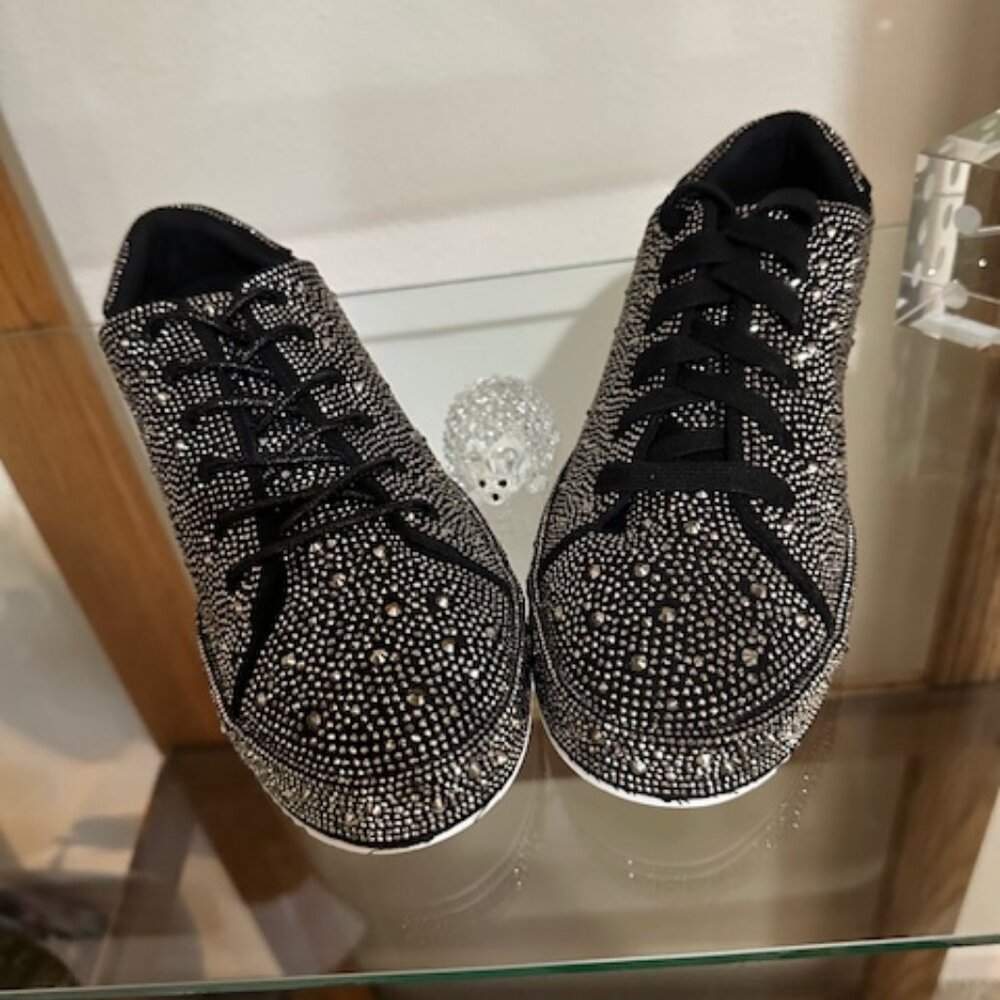 Shoes Sparkle Galore    Size 11  Brand New in Box  2 pairs of laces incl - Picture 2 of 7